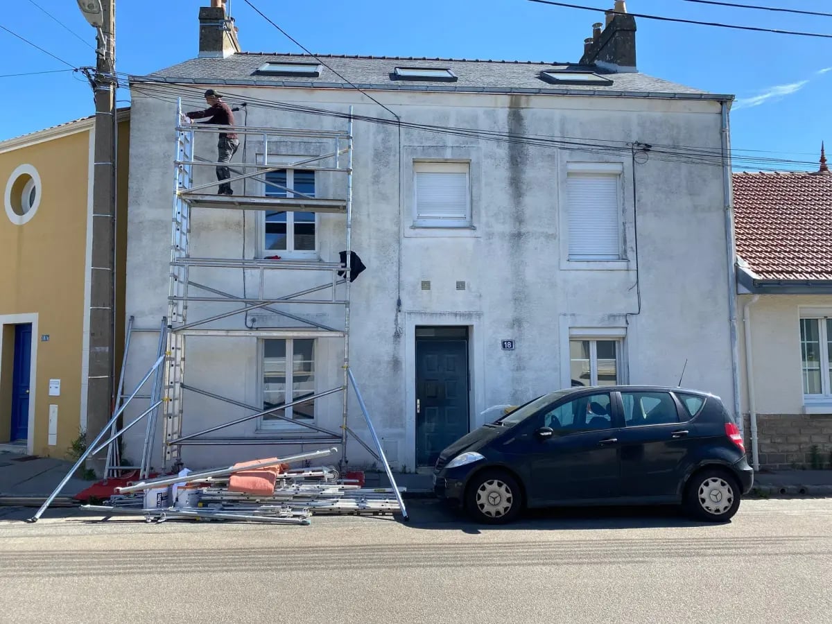 Pièce de vie avant intervention de Renov Habitat
